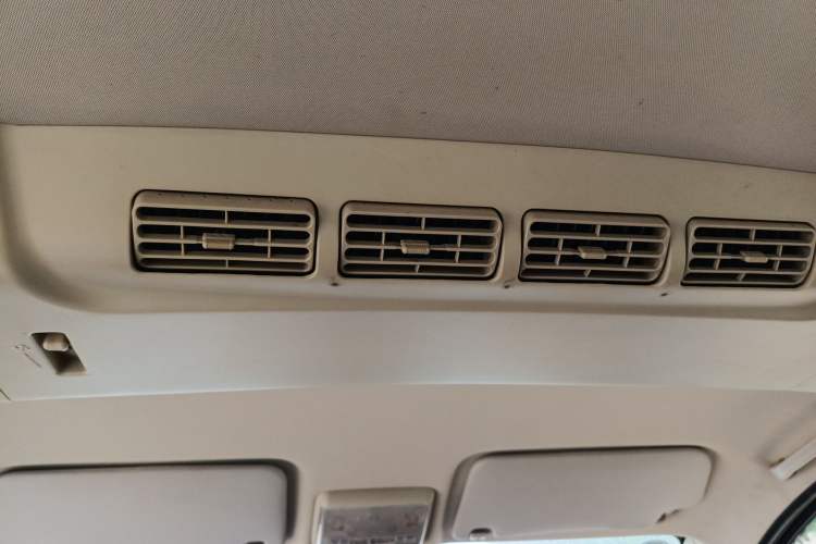 Used Dongfeng Fengon 330 2014 1.5L Manual Utility Version DK15 Headliner