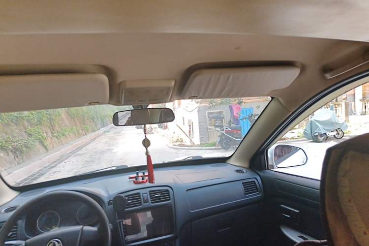 Used Dongfeng Fengon 330 2014 1.5L Manual Standard Edition DK15-02 Headliner