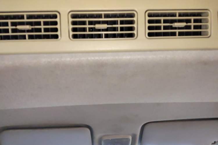 Used Dongfeng Fengon 330 2014 1.5L Manual Utility Version DK15 Headliner