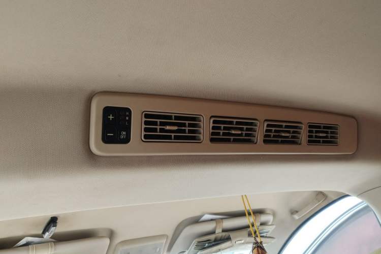 Used Dongfeng Fengon 330 2014 1.5L Manual Comfort Version DK15-02 Headliner