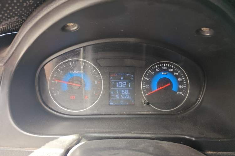 Used Dongfeng Fengon 330 2014 1.5L Manual Standard Edition DK15-02 Instrument Cluster