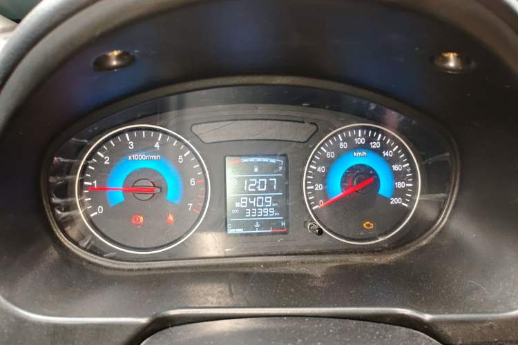 Used Dongfeng Fengon 330 2014 1.5L Manual Standard Edition DK15-02 Instrument Cluster