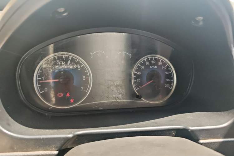 Used Dongfeng Fengon 330 2014 1.5L Manual Comfort Version DK15-02 Instrument Cluster