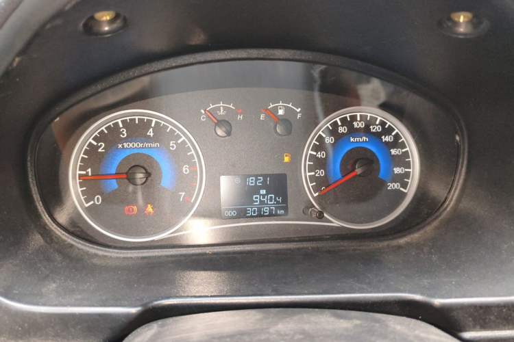 Used Dongfeng Fengon 330 2014 1.5L Manual Standard Edition DK15-02 Instrument Cluster