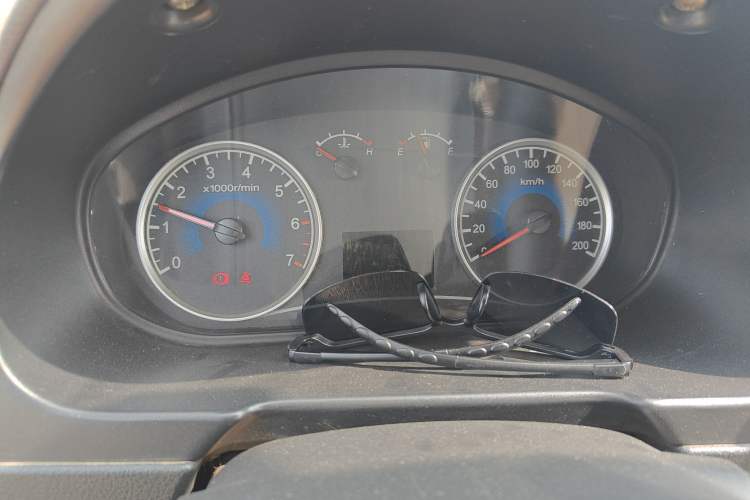 Used Dongfeng Fengon 330 2014 1.5L Manual Utility Version DK15 Instrument Cluster