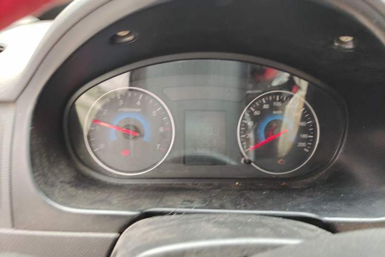 Used Dongfeng Fengon 330 2014 1.2L Manual Practical Version DK12-07 Instrument Cluster