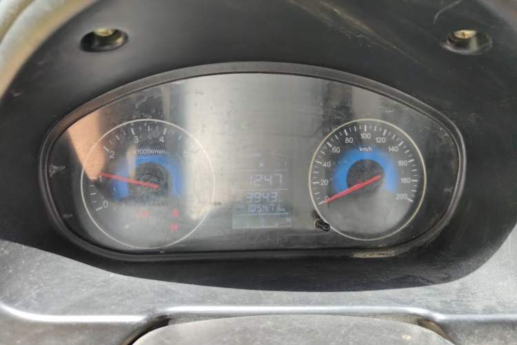 Used Dongfeng Fengon 330 2014 1.5L Manual Comfort Version DK15-02 Instrument Cluster
