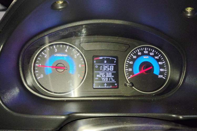 Used Dongfeng Fengon 330 2014 1.5L Manual Utility Version DK15 Instrument Cluster