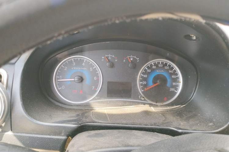 Used Dongfeng Fengon 330 2014 1.5L Manual Comfort Version DK15-02 Instrument Cluster
