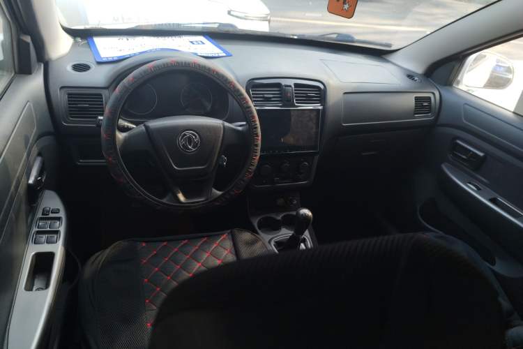 Used Dongfeng Fengon 330 2014 1.5L Manual Utility Version DK15 Interior 3