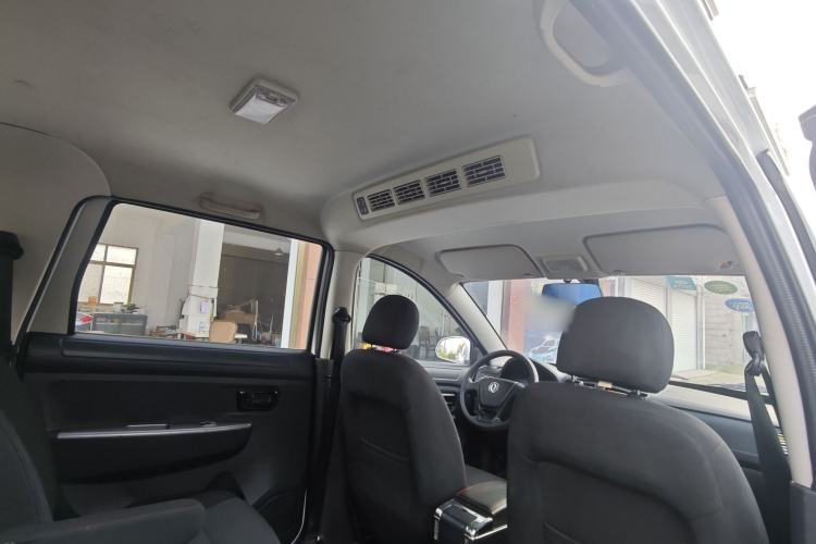 Used Dongfeng Fengon 330 2014 1.5L Manual Utility Version DK15 Interior 4