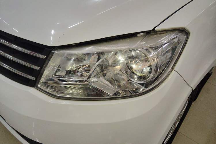 Used Dongfeng Fengon 330 2014 1.5L Manual Utility Version DK15 Left Front Headlight