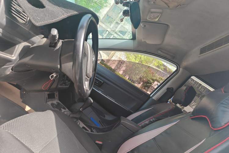 Used Dongfeng Fengon 330 2014 1.5L Manual Standard Edition DK15-02 Left Front Seat