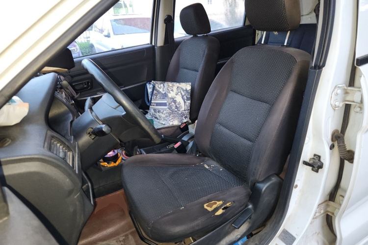 Used Dongfeng Fengon 330 2014 1.5L Manual Standard Edition DK15-02 Left Front Seat