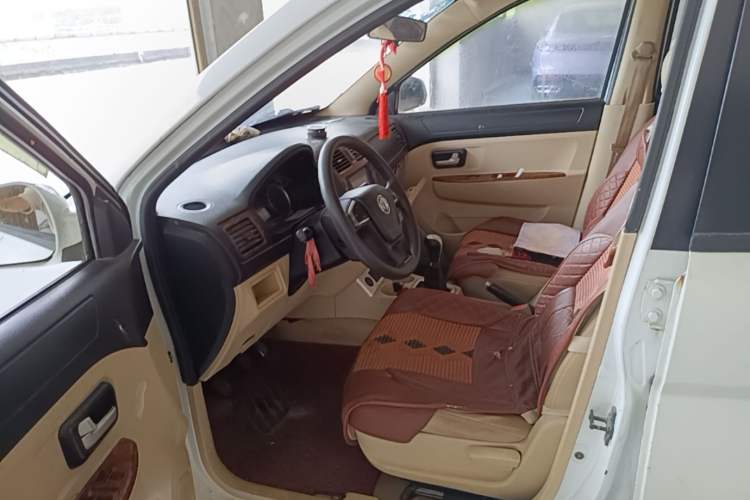 Used Dongfeng Fengon 330 2014 1.5L Manual Utility Version DK15 Left Front Seat