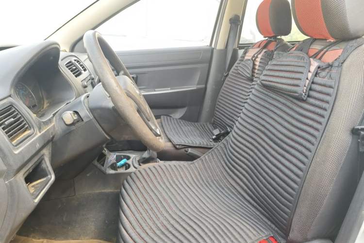 Used Dongfeng Fengon 330 2014 1.2L Manual Practical Version DK12-07 Left Front Seat
