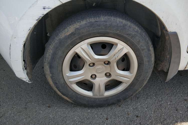 Used Dongfeng Fengon 330 2014 1.5L Manual Utility Version DK15 Left Front Wheel Hub