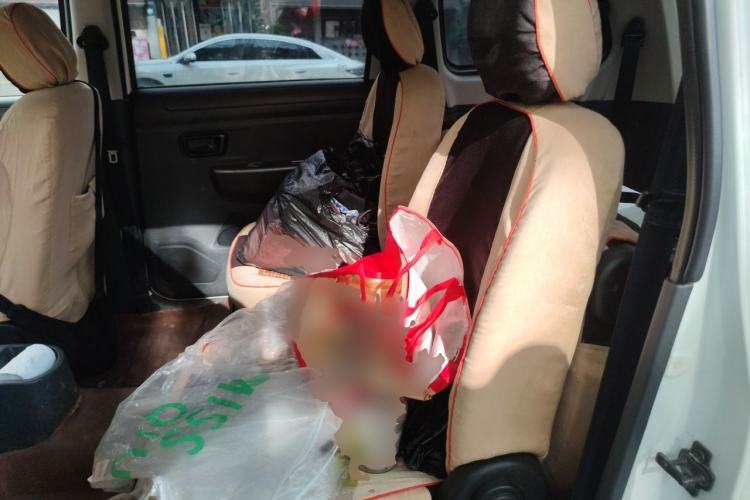 Used Dongfeng Fengon 330 2014 1.5L Manual Utility Version DK15 Left Rear Seat