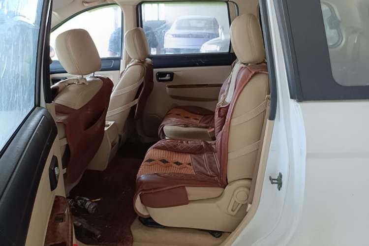 Used Dongfeng Fengon 330 2014 1.5L Manual Utility Version DK15 Left Rear Seat