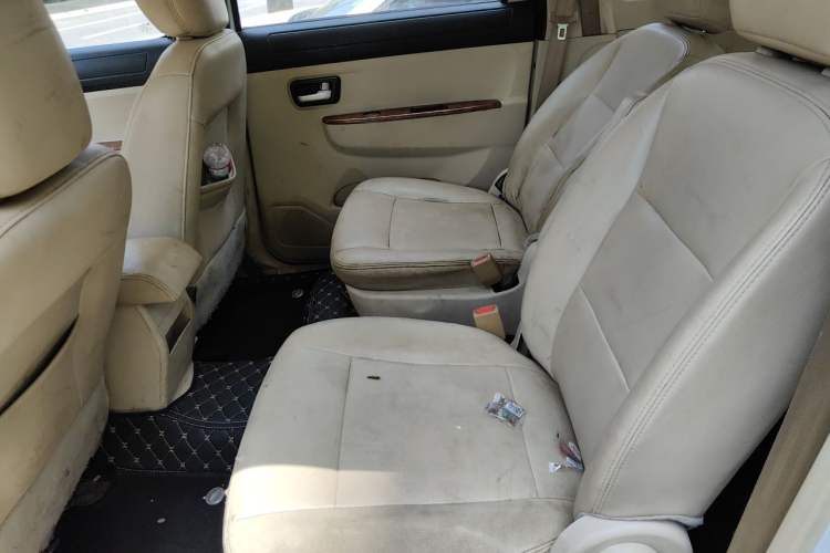 Used Dongfeng Fengon 330 2014 1.5L Manual Comfort Version DK15-02 Left Rear Seat