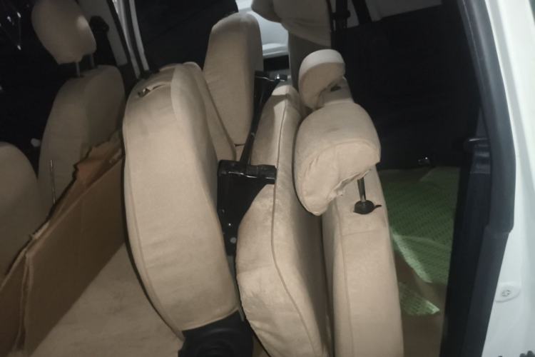 Used Dongfeng Fengon 330 2014 1.5L Manual Utility Version DK15 Left Rear Seat