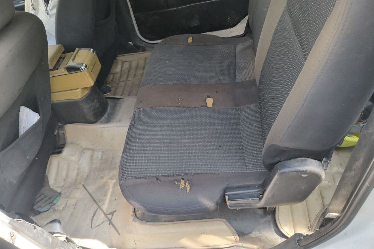 Used Dongfeng Fengon 330 2014 1.2L Manual Practical Version DK12-07 Left Rear Seat