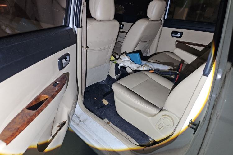 Used Dongfeng Fengon 330 2014 1.5L Manual Standard Edition DK15-02 Left Rear Seat