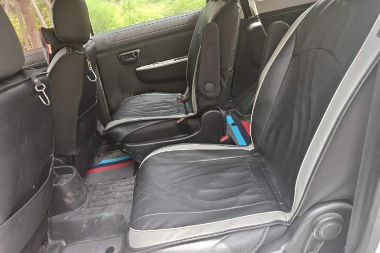 Used Dongfeng Fengon 330 2014 1.5L Manual Utility Version DK15 Left Rear Seat