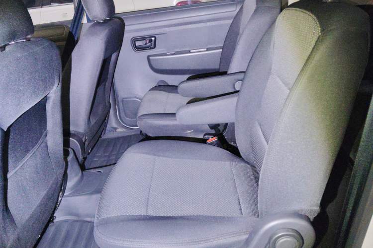 Used Dongfeng Fengon 330 2014 1.5L Manual Utility Version DK15 Left Rear Seat