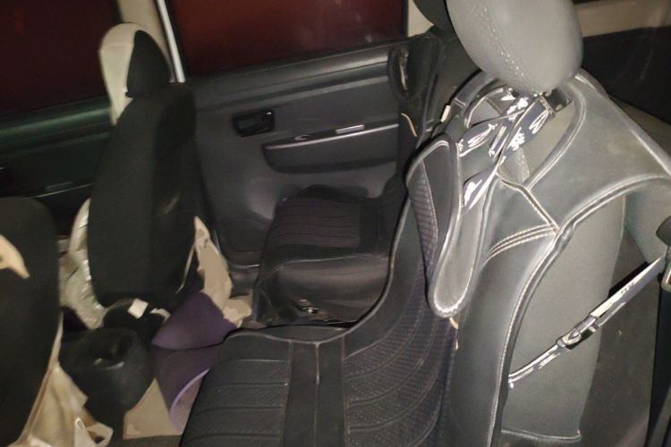 Used Dongfeng Fengon 330 2014 1.5L Manual Utility Version DK15 Left Rear Seat