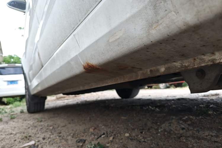 Used Dongfeng Fengon 330 2014 1.5L Manual Utility Version DK15 Left Side Sill