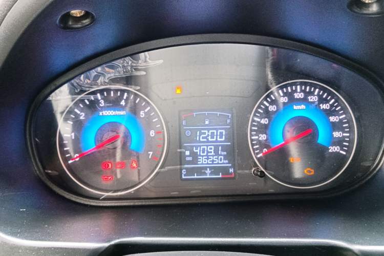 Used Dongfeng Fengon 330 2014 1.5L Manual Utility Version DK15 Odometer Close Up