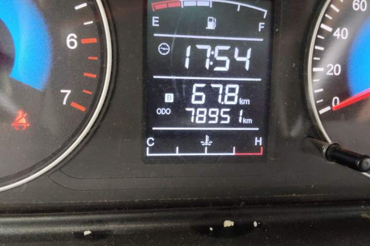 Used Dongfeng Fengon 330 2014 1.5L Manual Utility Version DK15 Odometer Close Up