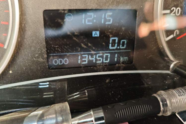 Used Dongfeng Fengon 330 2014 1.5L Manual Comfort Version DK15-02 Odometer Close Up