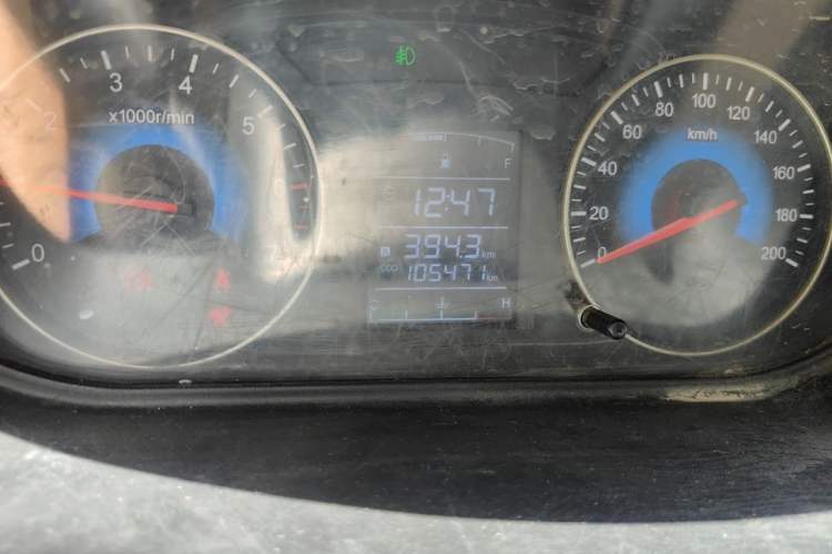 Used Dongfeng Fengon 330 2014 1.5L Manual Comfort Version DK15-02 Odometer Close Up
