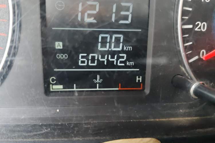 Used Dongfeng Fengon 330 2014 1.2L Manual Practical Version DK12-07 Odometer Close Up