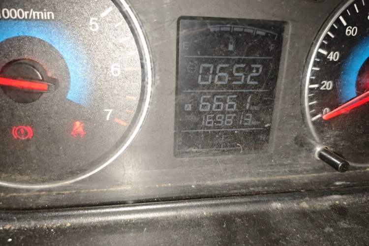 Used Dongfeng Fengon 330 2014 1.5L Manual Utility Version DK15 Odometer Close Up