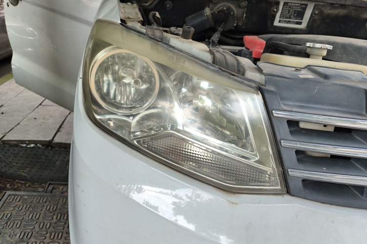 Used Dongfeng Fengon 330 2014 1.5L Manual Utility Version DK15 Right Front Headlight