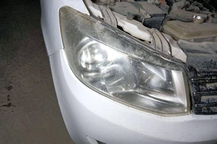 Used Dongfeng Fengon 330 2014 1.5L Manual Standard Edition DK15-02 Right Front Headlight