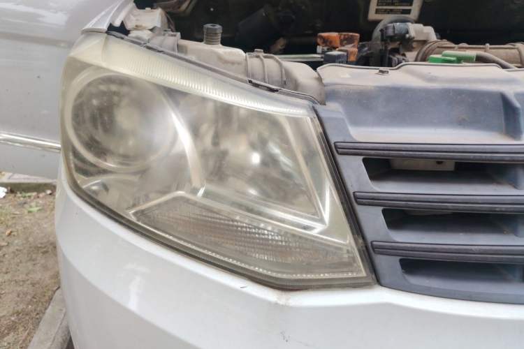 Used Dongfeng Fengon 330 2014 1.2L Manual Practical Version DK12-07 Right Front Headlight
