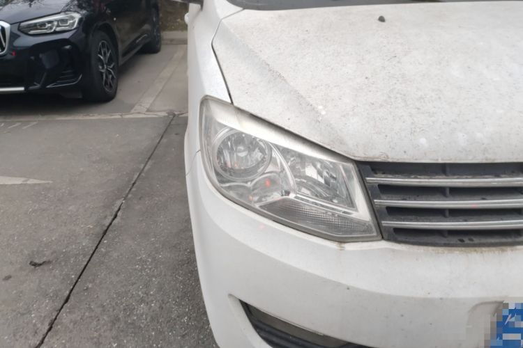 Used Dongfeng Fengon 330 2014 1.5L Manual Standard Edition DK15-02 Right Front Headlight