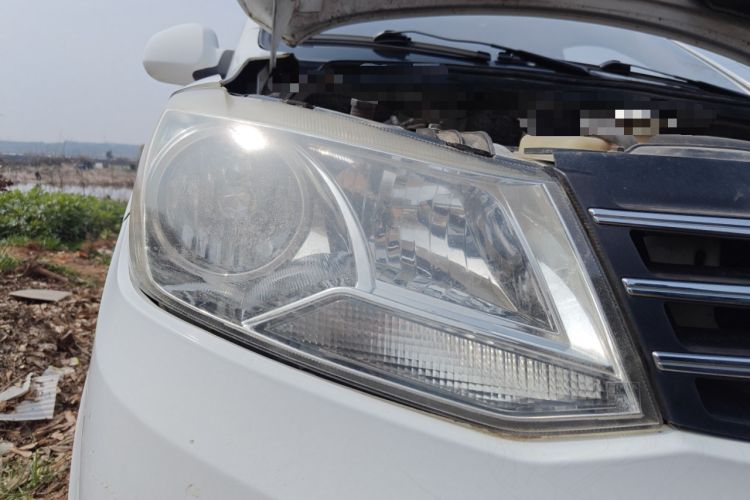 Used Dongfeng Fengon 330 2014 1.5L Manual Utility Version DK15 Right Front Headlight