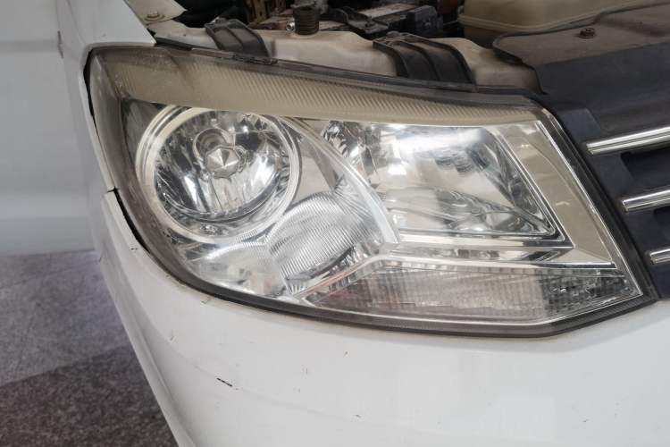 Used Dongfeng Fengon 330 2014 1.5L Manual Utility Version DK15 Right Front Headlight