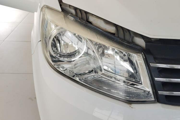 Used Dongfeng Fengon 330 2014 1.2L Manual Practical Version DK12-07 Right Front Headlight