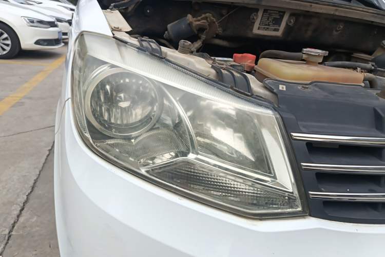 Used Dongfeng Fengon 330 2014 1.5L Manual Utility Version DK15 Right Front Headlight