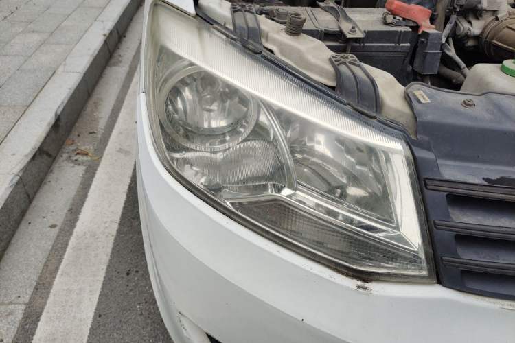 Used Dongfeng Fengon 330 2014 1.2L Manual Practical Version DK12-07 Right Front Headlight