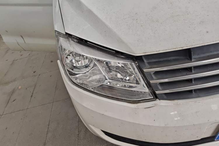 Used Dongfeng Fengon 330 2014 1.5L Manual Utility Version DK15 Right Front Headlight