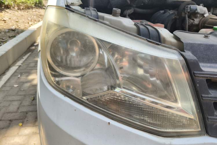 Used Dongfeng Fengon 330 2014 1.2L Manual Practical Version DK12-07 Right Front Headlight