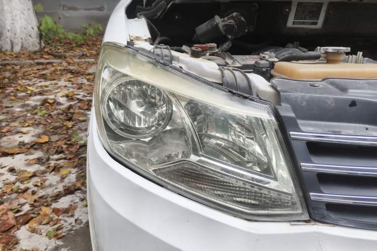 Used Dongfeng Fengon 330 2014 1.5L Manual Utility Version DK15 Right Front Headlight