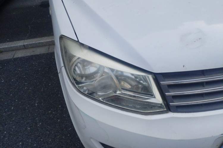 Used Dongfeng Fengon 330 2014 1.5L Manual Utility Version DK15 Right Front Headlight